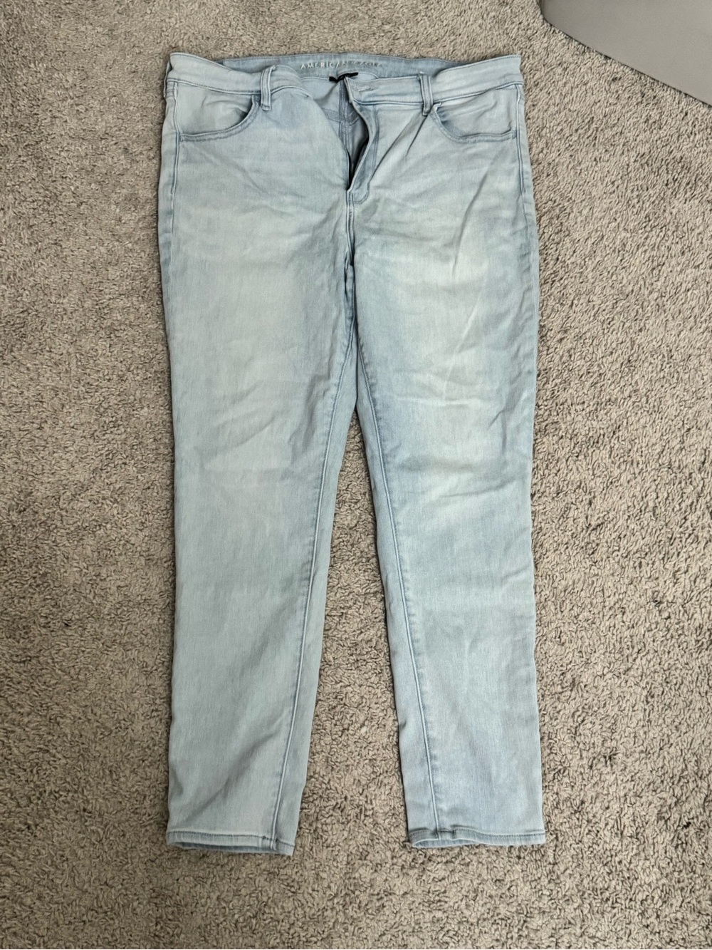 Light Wash Women’s Slim Jeans - American Eagle